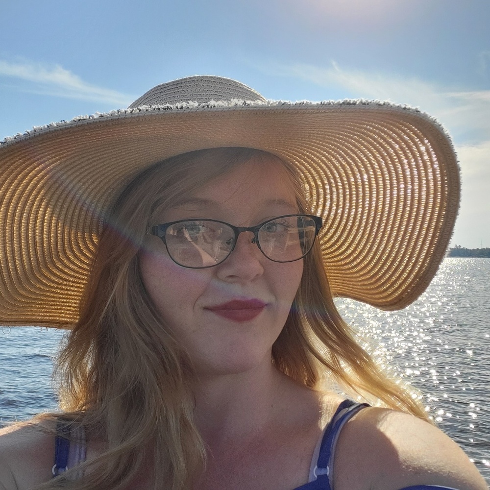 Meet your Posher, Felicia